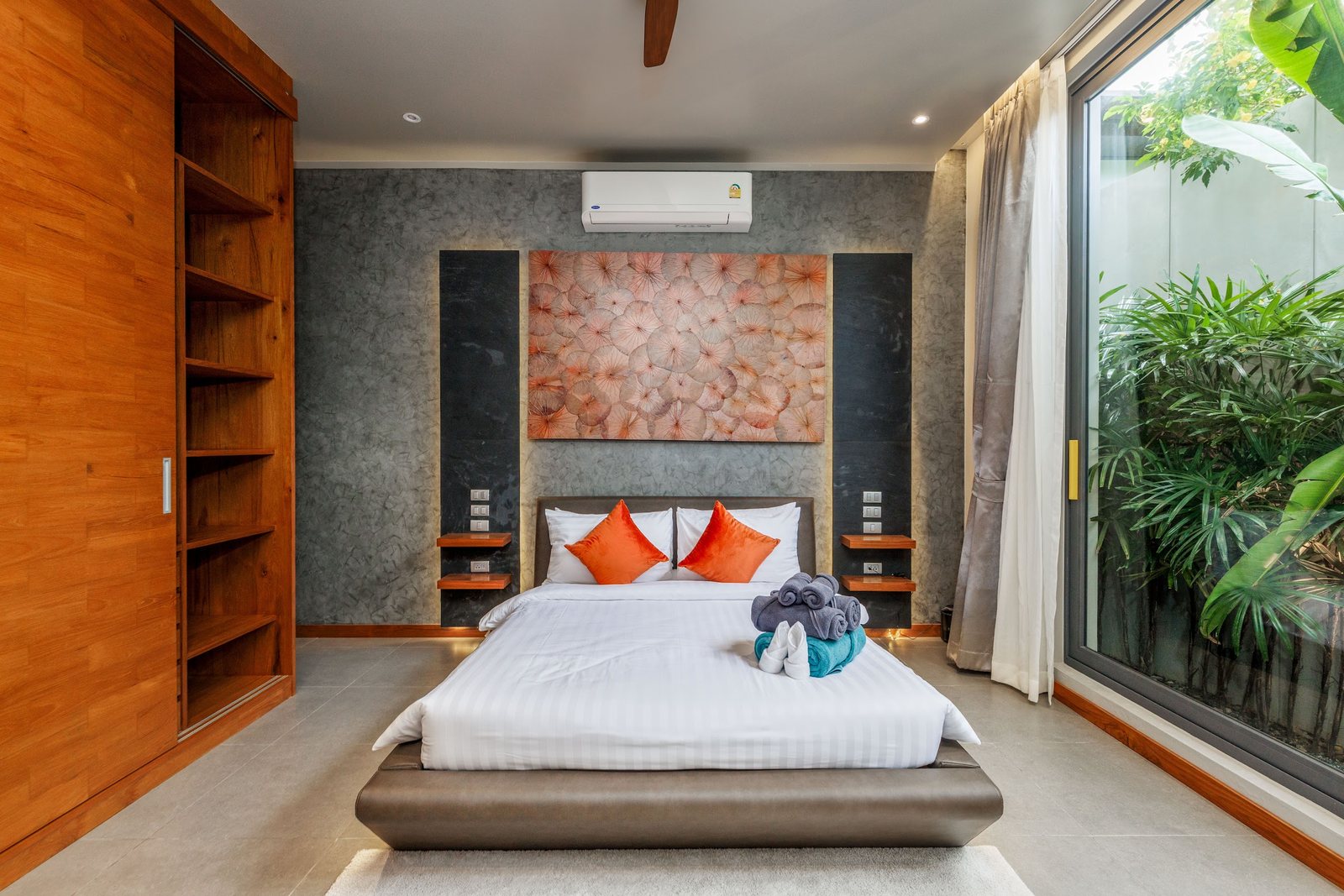 The Palm Villa — วิลล่าพร้อมสระว่ายน้ำในเชิงทะเล 3 ห้องนอน